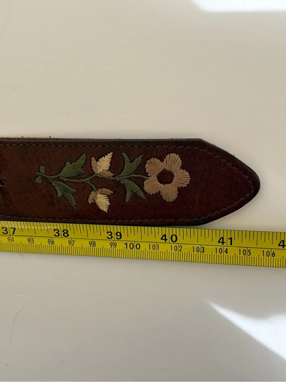 Vintage Avignon Leather Western Floral Embroidered Belt Scalloped Buckle L